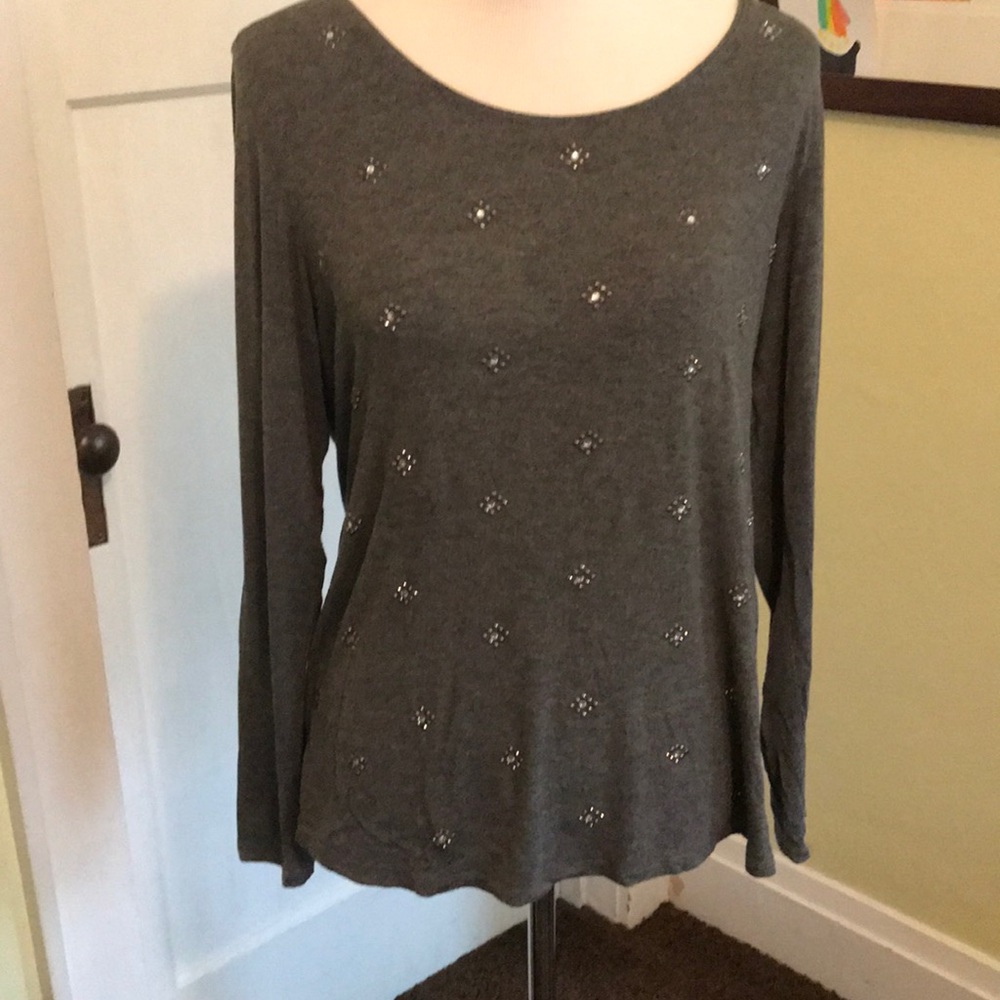 Long sleeve gray shirt with beading